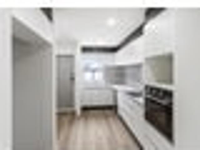 Townhouse for rent in Weymouth, Auckland