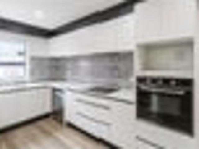 Townhouse for rent in Weymouth, Auckland