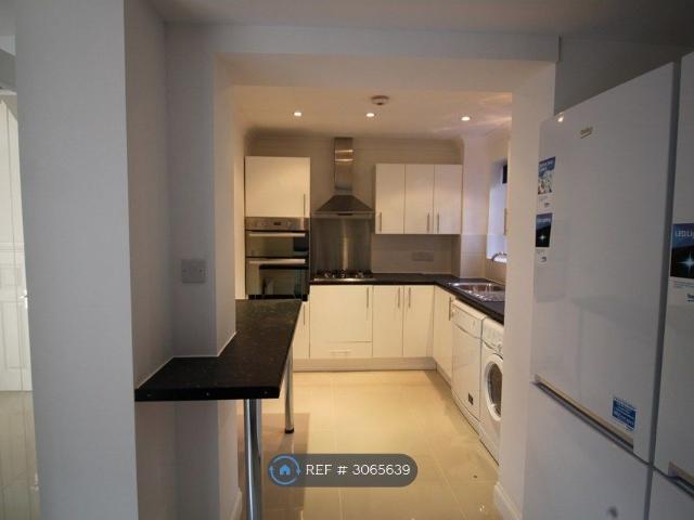 House for rent in Bellfields, Guildford