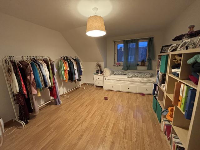 Zimmer mieten in Einigen, Zürich