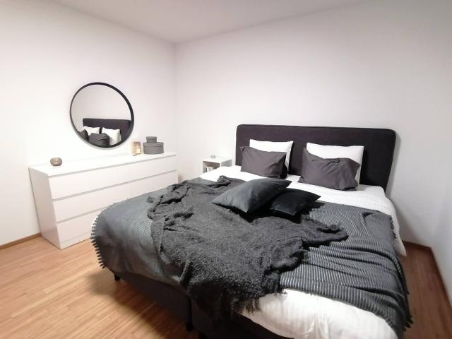 Zimmer mieten in Einigen, Zürich