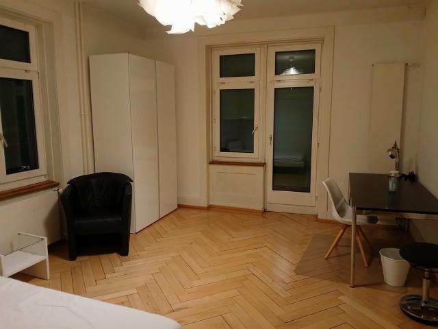 Zimmer mieten in Einigen, Zürich
