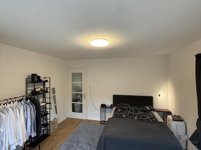 Zimmer mieten in Einigen, Zürich