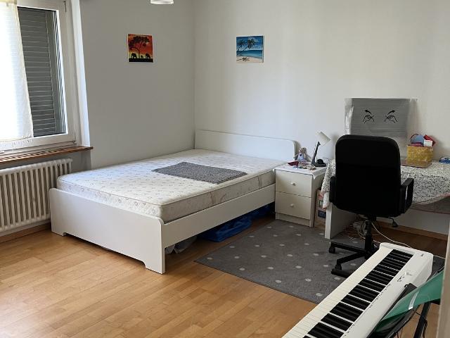 Zimmer mieten in Einigen, Zürich