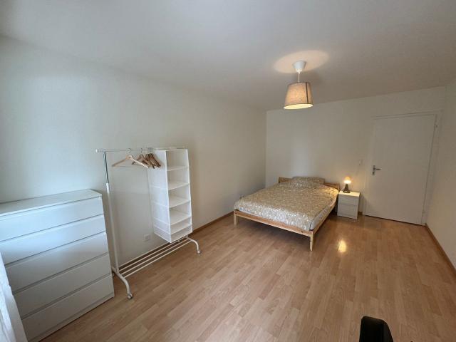 Zimmer mieten in Einigen, Zürich