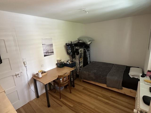Zimmer mieten in Einigen, Zürich