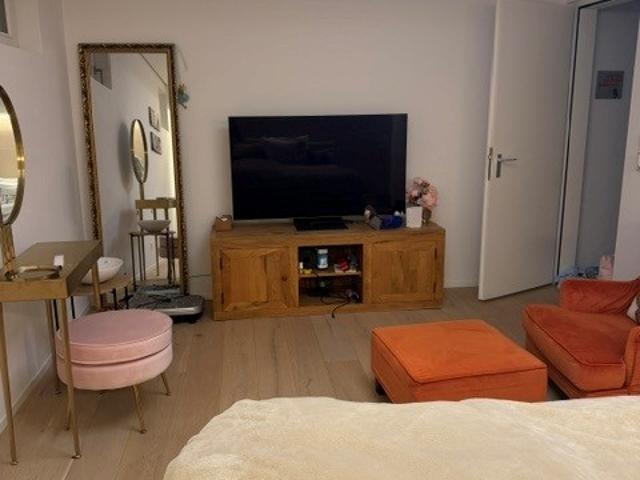 Zimmer mieten in Einigen, Zürich