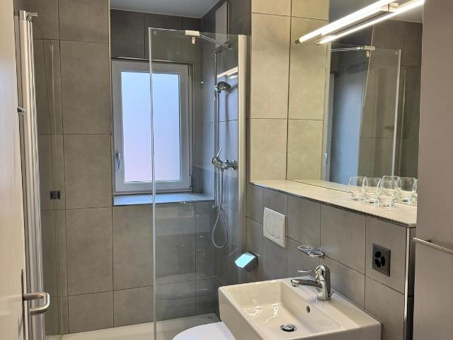 Zimmer mieten in Einigen, Zürich