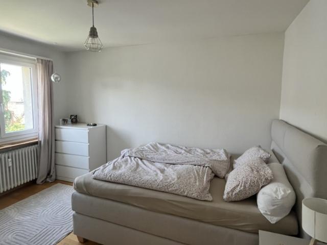 Zimmer mieten in Einigen, Zürich