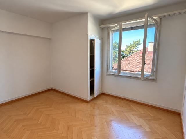 Zimmer mieten in Einigen, Zürich