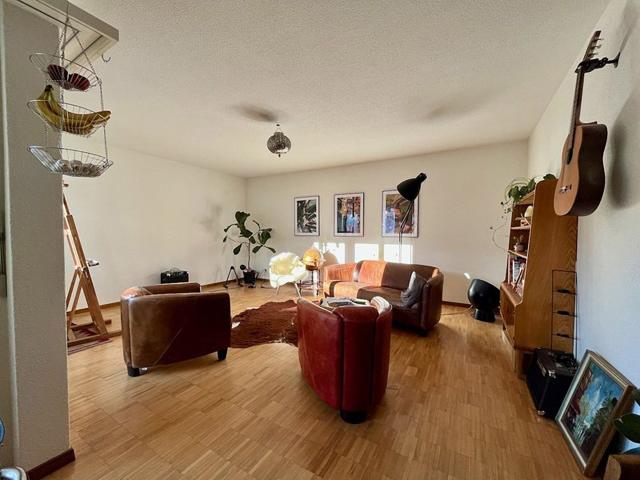 Zimmer mieten in Einigen, Zürich