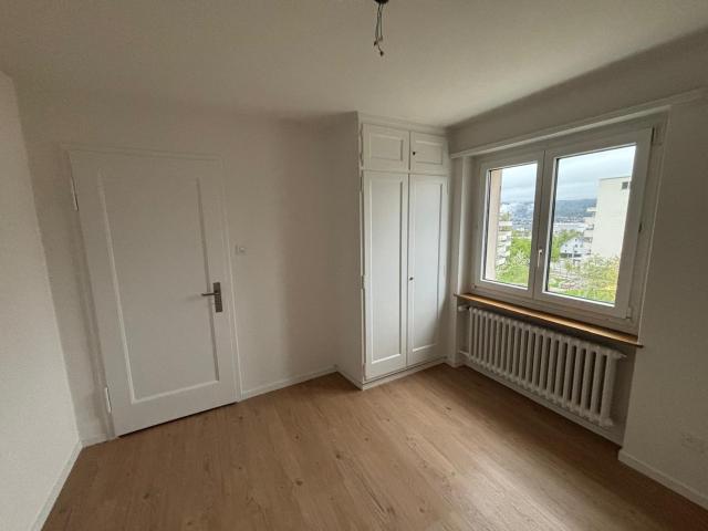 Zimmer mieten in Einigen, Zürich