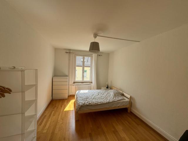 Zimmer mieten in Einigen, Zürich