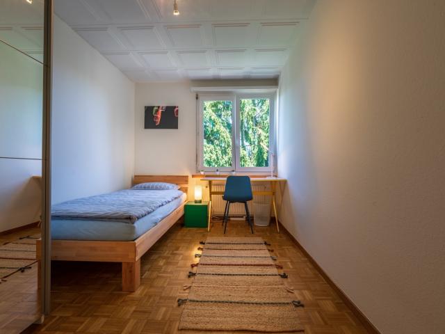 Zimmer mieten in Einigen, Zürich