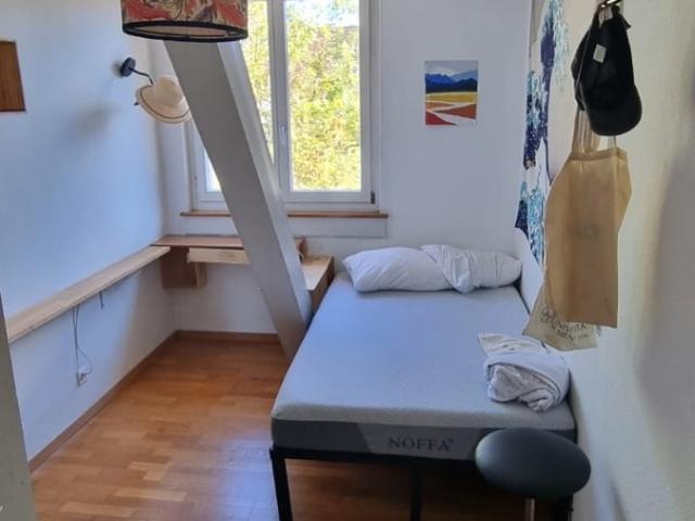 Zimmer mieten in Einigen, Zürich