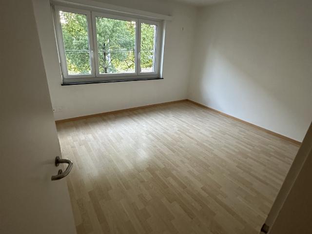 Zimmer mieten in Einigen, Zürich