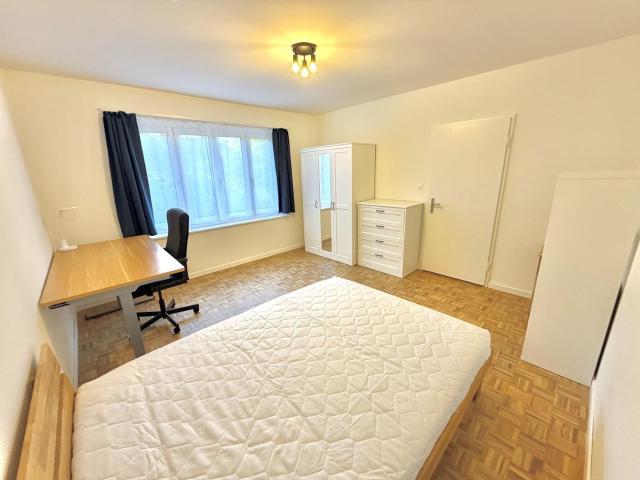 Zimmer mieten in Einigen, Zürich