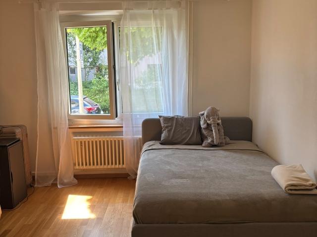 Zimmer mieten in Einigen, Zürich