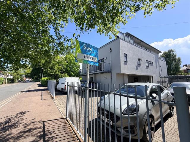 Apartment for rent in Lynworth, Golden Valley