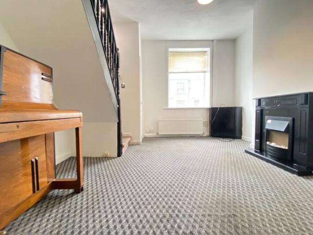 House for rent in Oakenshaw, Backburn