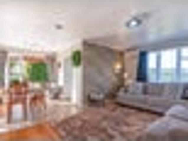 House for sale in Takaro