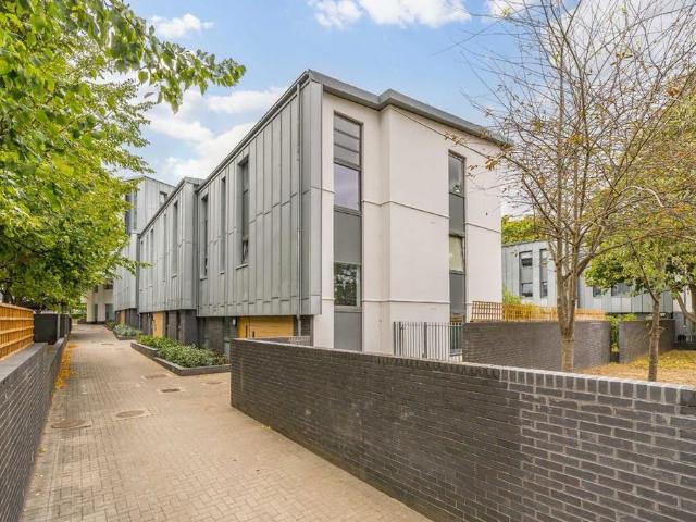 Apartment for rent in Clapham, Greater London