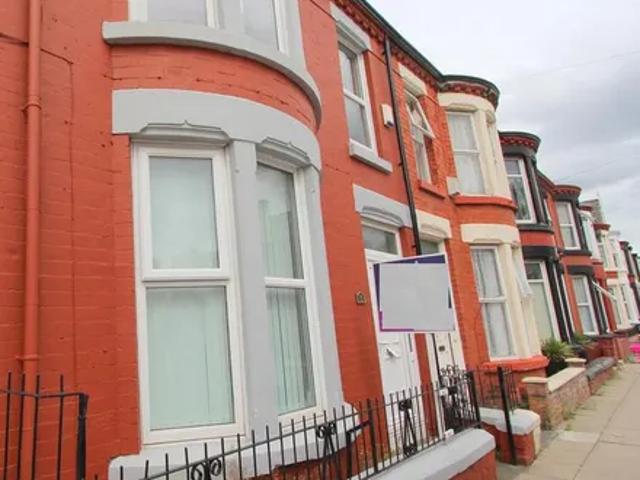 House for rent in Calderstones