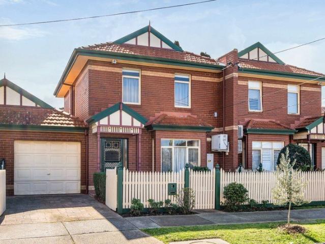Townhouse for sale in Camerons Creek, Victoria