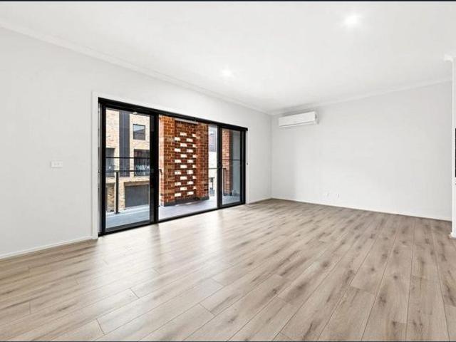 Townhouse for rent in Camerons Creek, Victoria