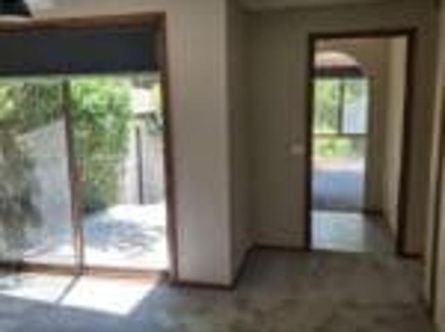 Townhouse for rent in Woden Valley, Canberra