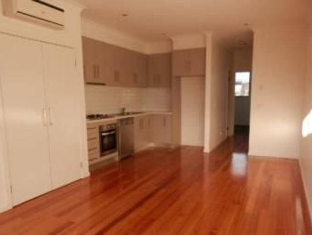 Townhouse for rent in Glenroy, Melbourne