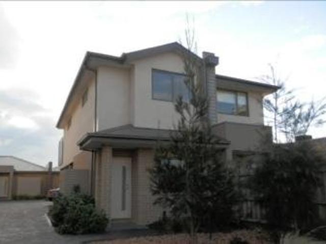 Townhouse for rent in Camerons Creek, Victoria