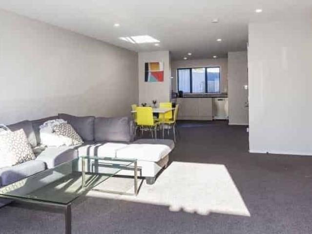 Townhouse for rent in Heathcote, Canterbury