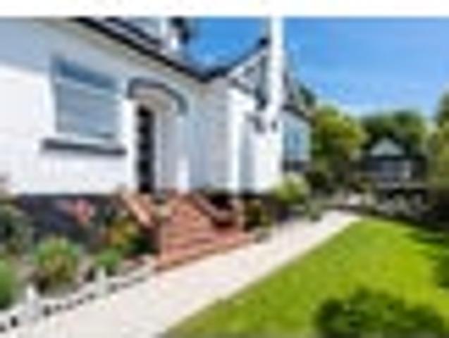House for sale in Otakou
