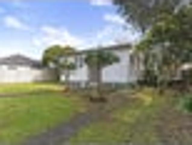 House for sale in Oratia