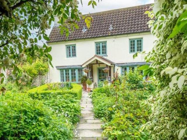 House for sale in Newthorpe, City of Nottingham