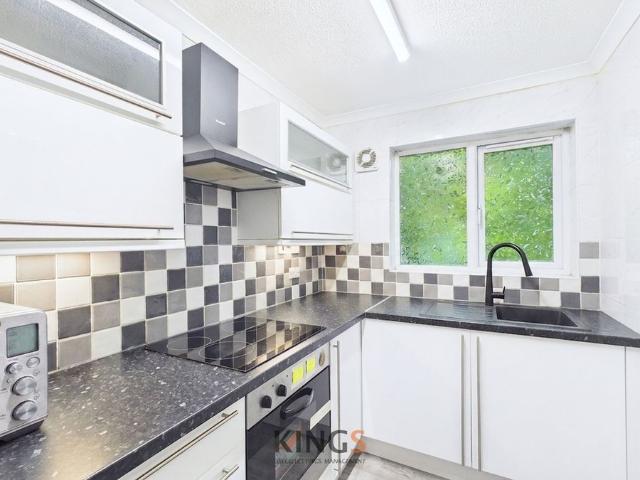 Studio for rent in Five Acres, Hertfordshire