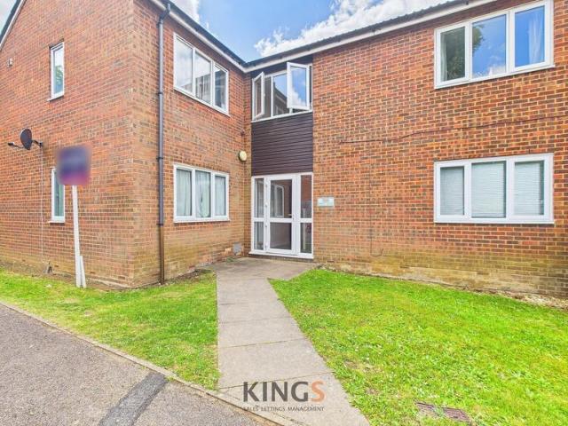 Apartment for rent in Five Acres, Hertfordshire
