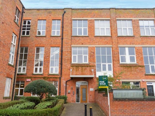 Apartment for rent in Knighton Fields, Leicester