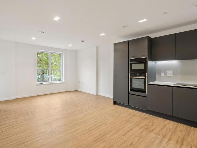 Apartment for rent in North Kensington, Greater London