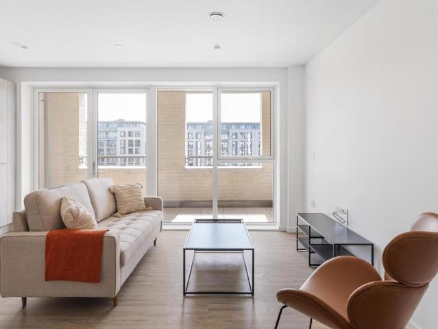 House for rent in North Kensington, Greater London