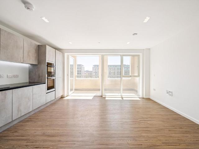 Apartment for rent in North Kensington, Greater London