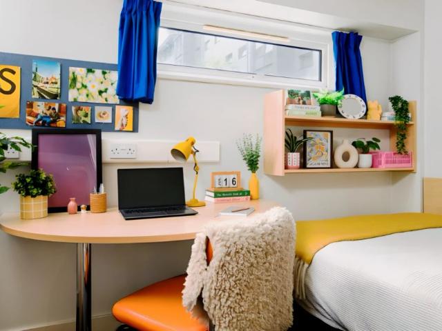 Room for rent in Aylestone Park, Old Wharf