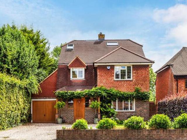 House for sale in Oxted, Hillview