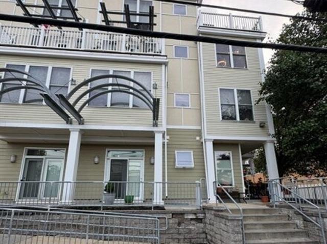 Condo for sale in Cambridge
