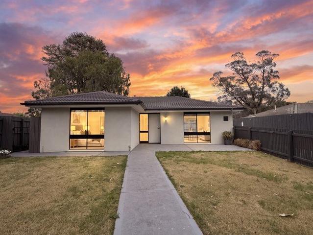 Apartment for sale in Pakenham Park Estate, Melbourne
