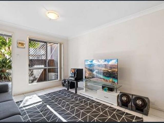 Townhouse for rent in Toombul, Queensland
