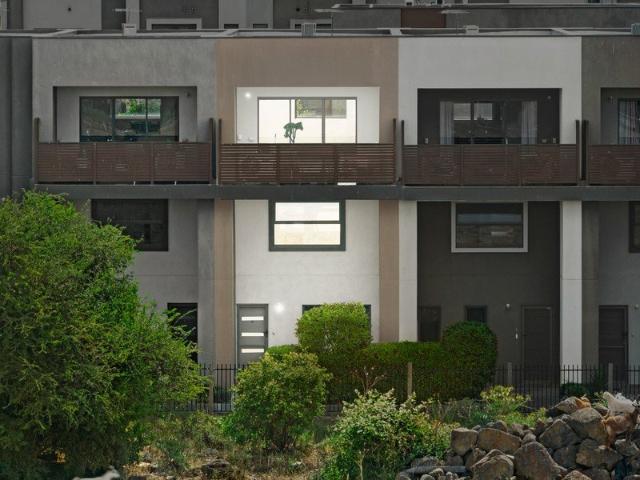 Townhouse for rent in Sherwins Way Estate, Melbourne