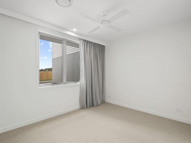 Townhouse for rent in Greville Wooloowin, Greater Brisbane