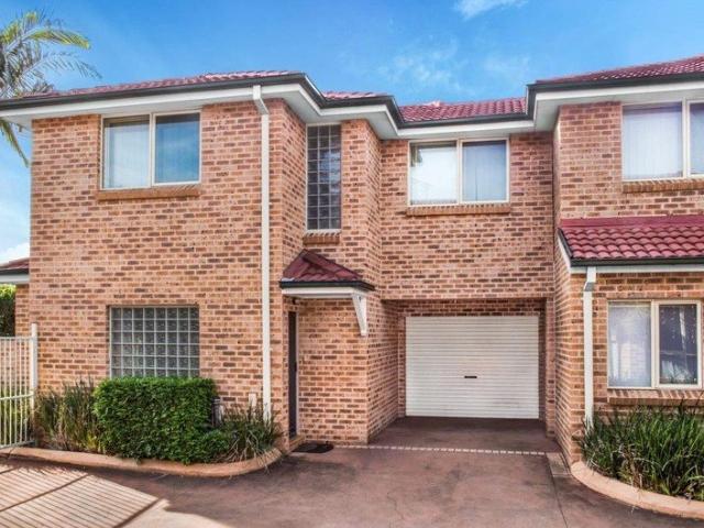 Townhouse for rent in Sydney, New South Wales